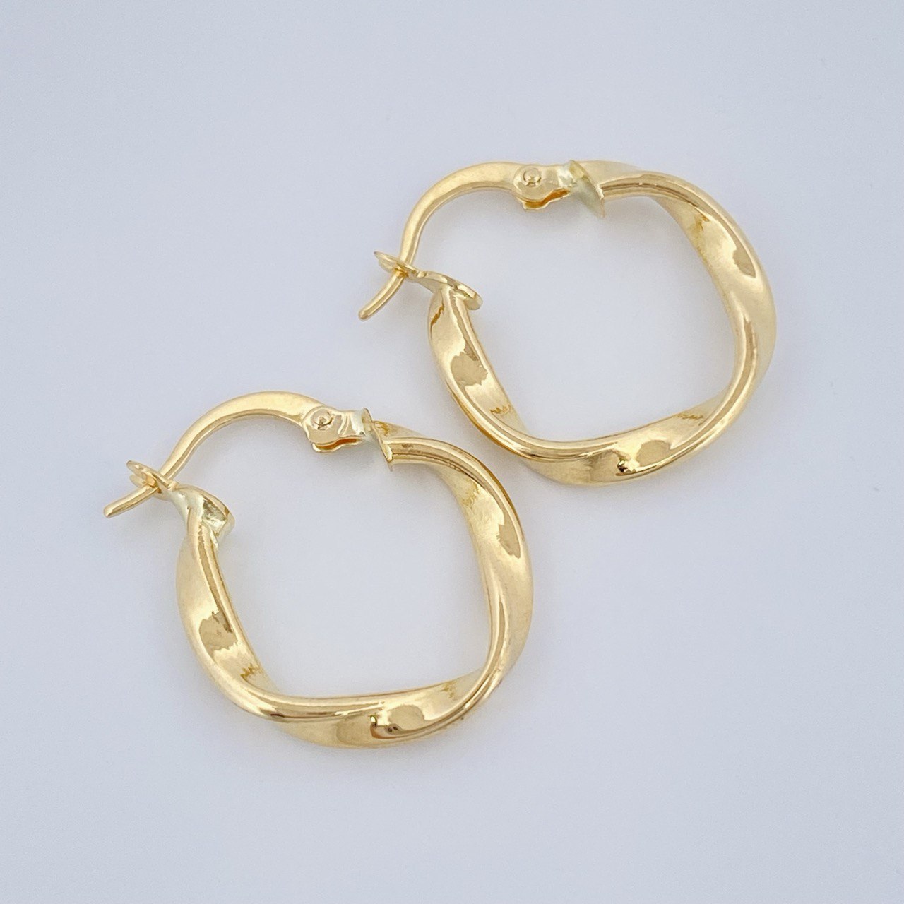 Milu Hoop Earrings 2.1gr / 3/4 in / 18K Gold