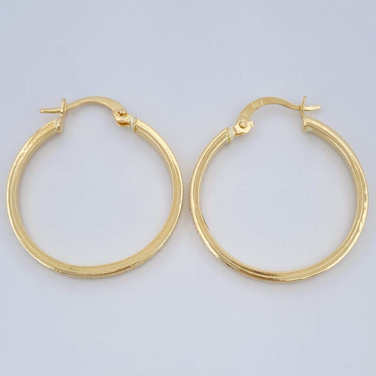 Tribal Hoop Earrings 1.45gr / 1.1in / 18K Yellow Gold &