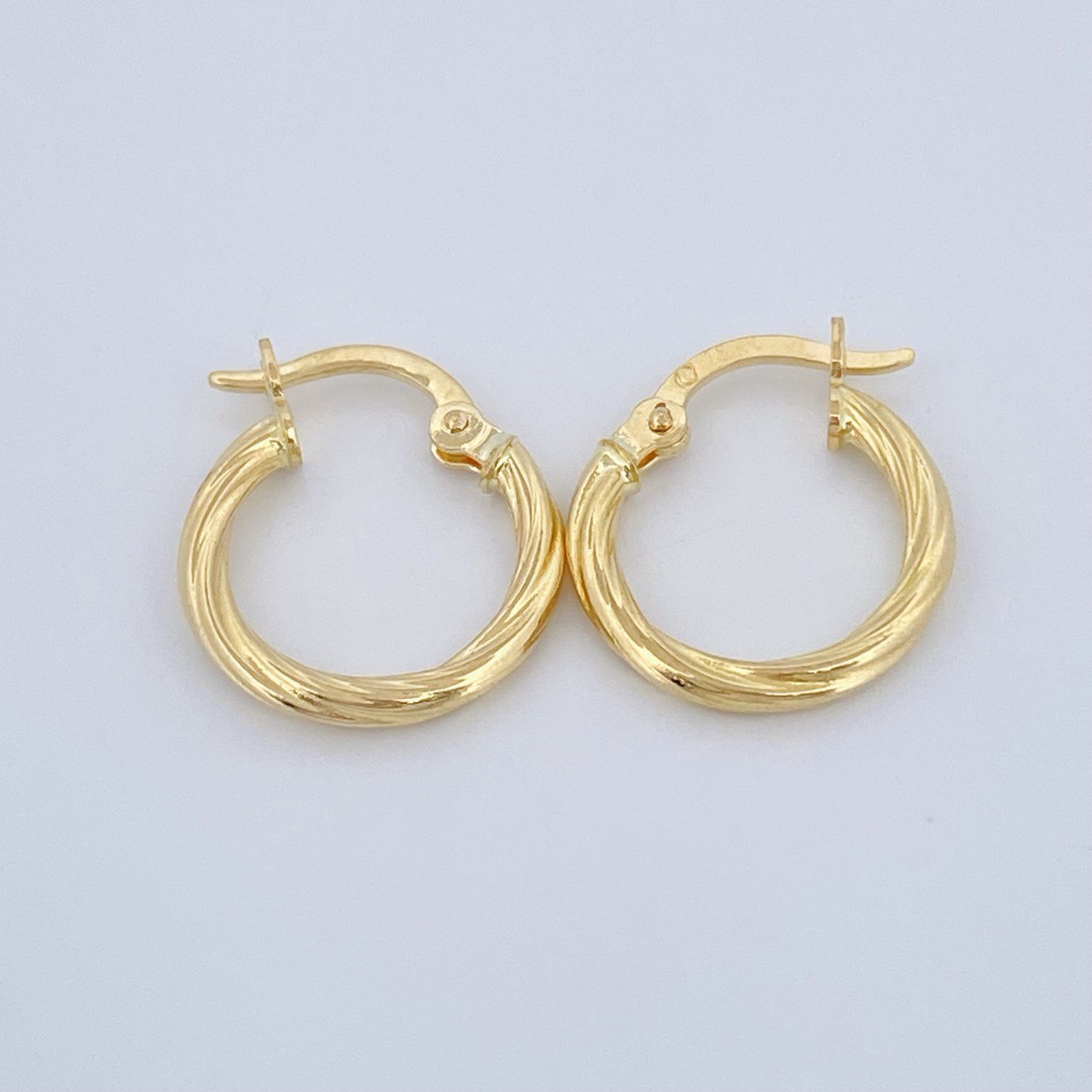 Hoop Earrings Lore 1gr / 0.7in / 18K Gold