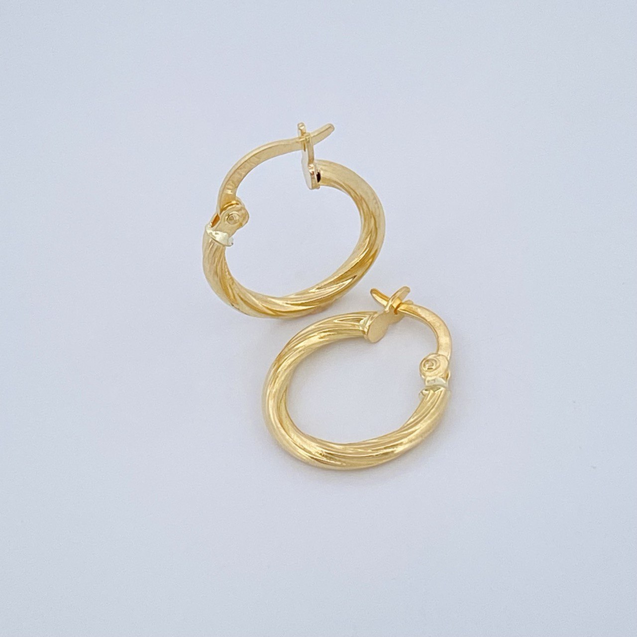 Hoop Earrings Lore 1gr / 0.7in / 18K Gold