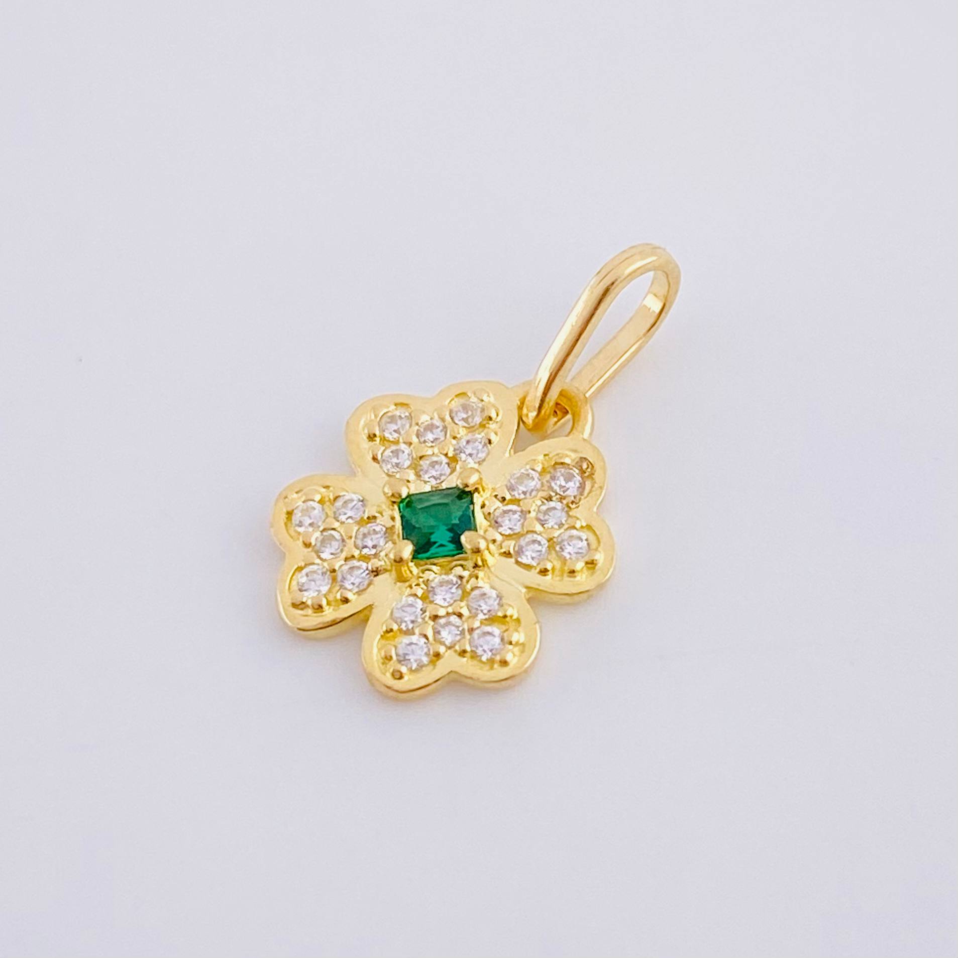 Clover Pendant 0.9 g / 1/2 in 18K Yellow Gold