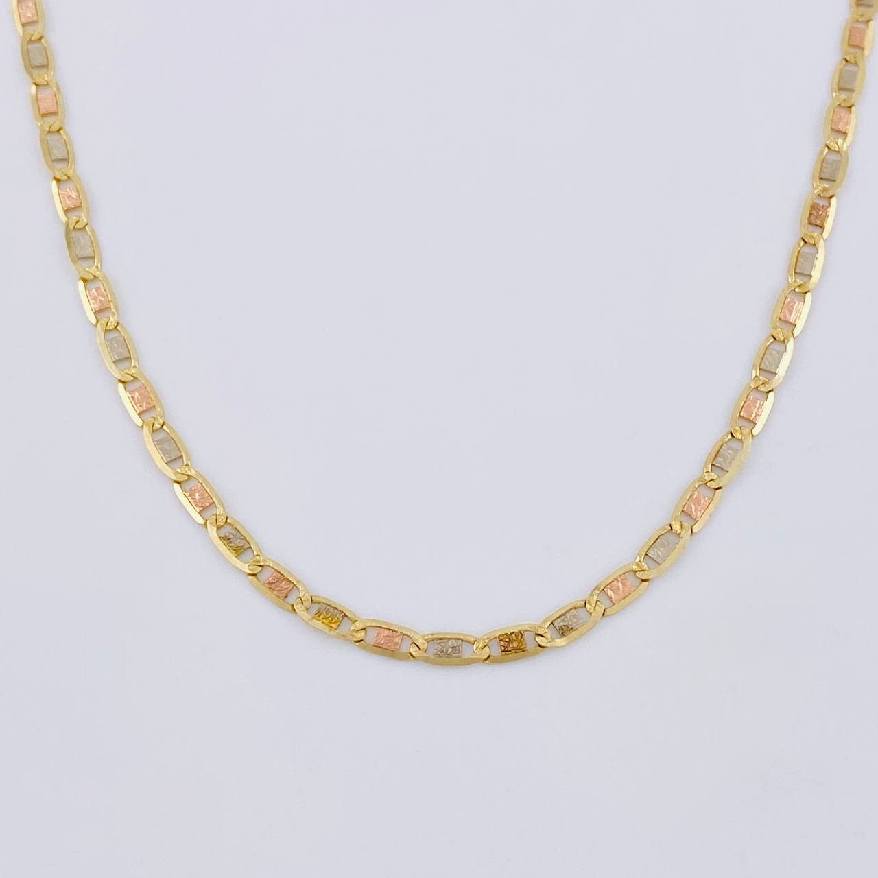 Flat Anchor Chain Diamond Cut 2.85 g / 16 1/2 in / 2.15 mm Three Golds 18K