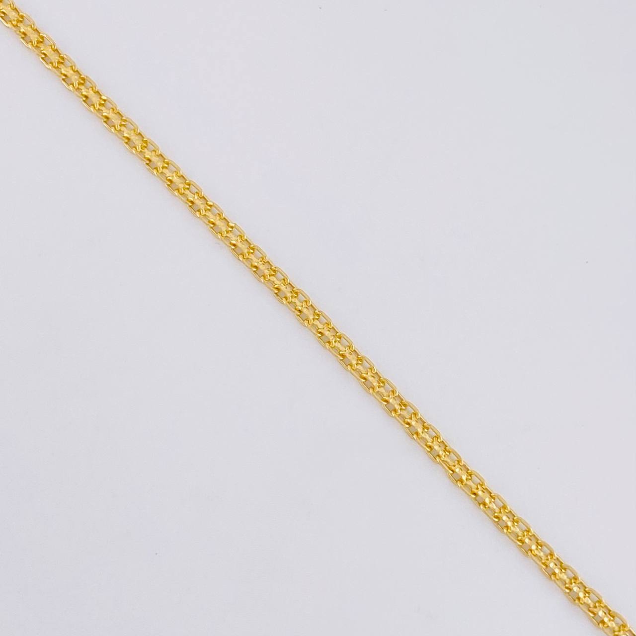 Cadena China 5.65 g / 17 3/4 in / 2.4 mm Oro Amarillo 18K