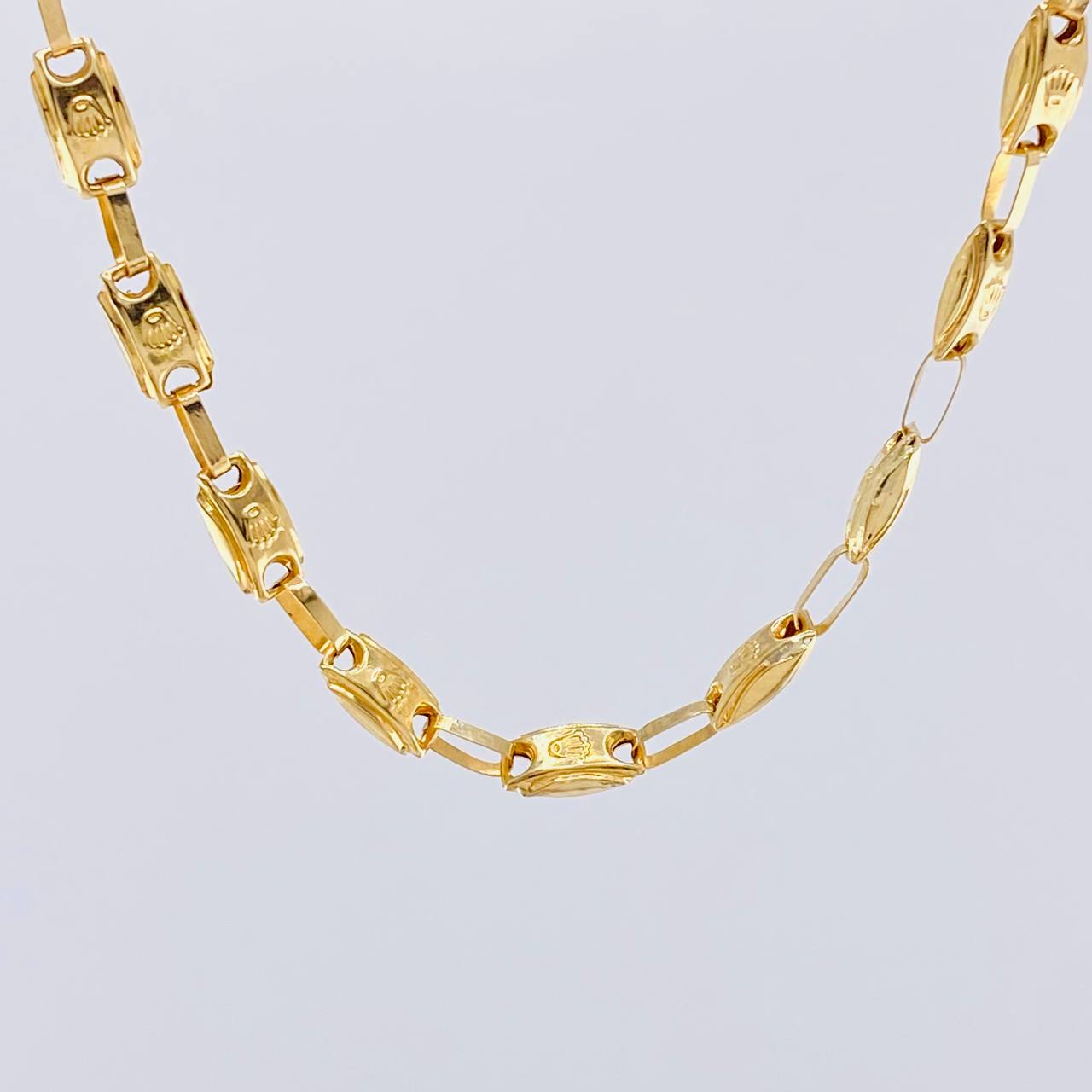 Cadena Rustica Corona 12.55 g / 24 3/4 in / 5.6 mm Oro Amarillo 18K