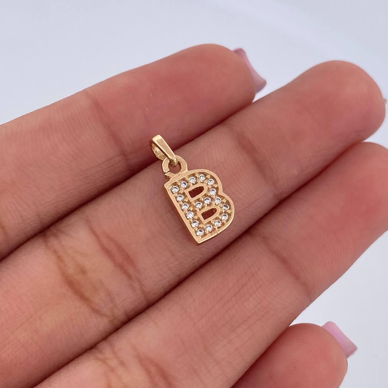 Pendant Letter B 0.95gr / 1.5cm / White Zirconia 18K Yellow Gold $