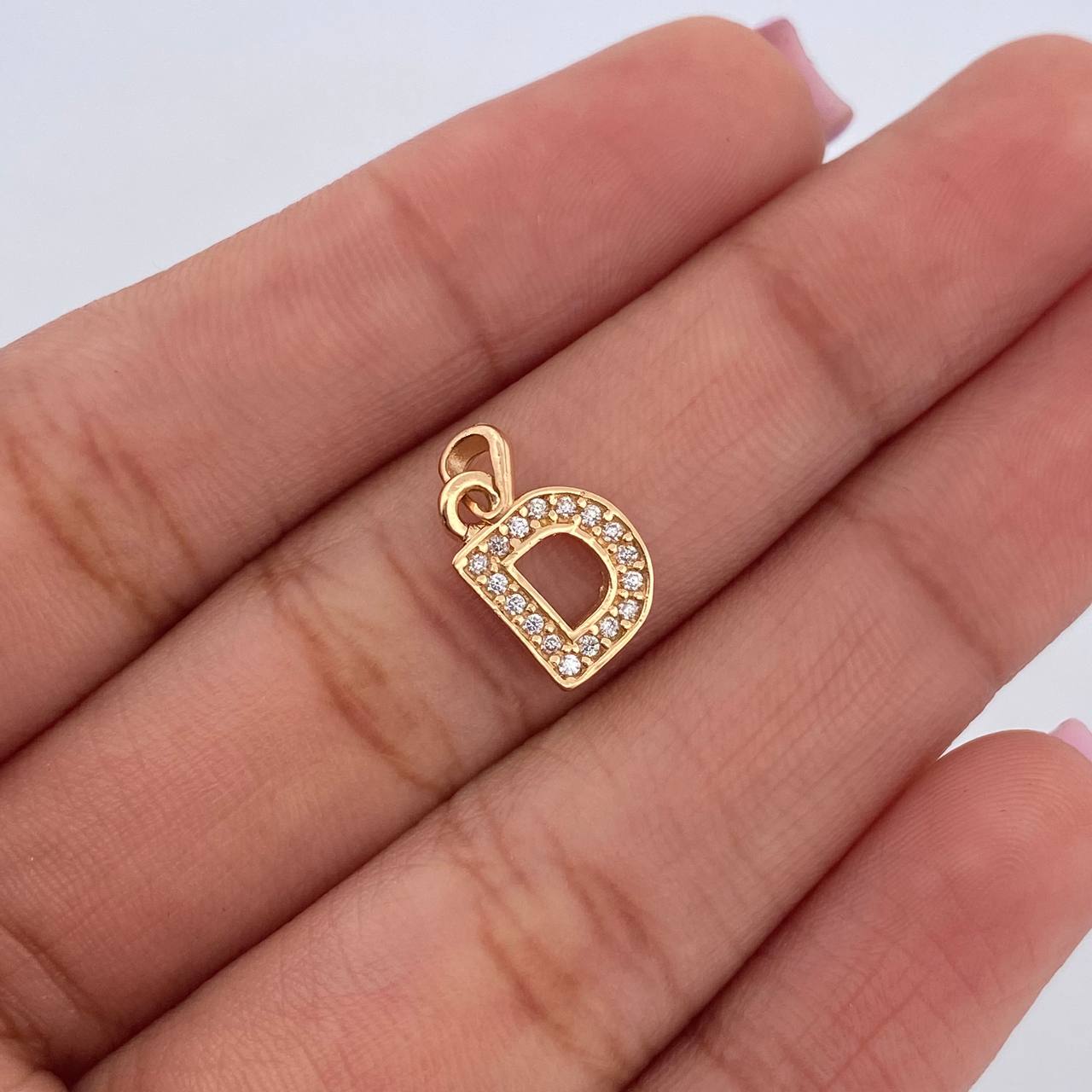 Pendant Letter D 0.7gr / 1.4cm / White Zirconia 18K Yellow Gold $