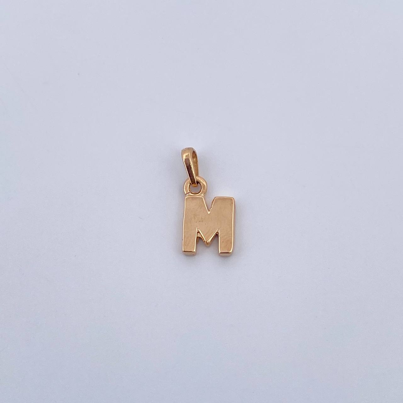 Pendant Letter M 0.8gr / 1.5cm / Smooth 18K Yellow Gold $