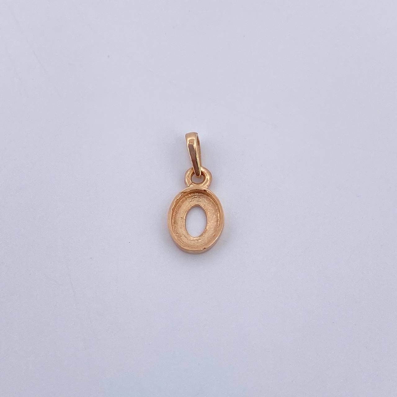 Pendant Letter O 0.5gr / 1.4cm / Smooth 18K Yellow Gold $