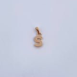 Dije Letra S 0.65gr / 1.4cm / Liso Oro Amarillo 18K $