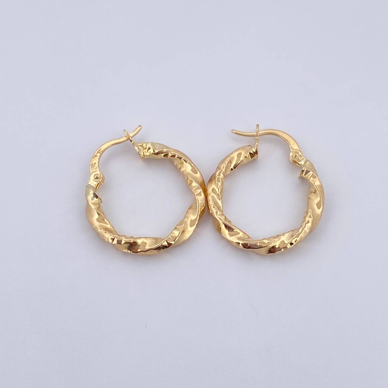Hoop Earrings Freya 2.2gr / 2.5cm / Twisted Diamond Cut 18K Yellow Gold $