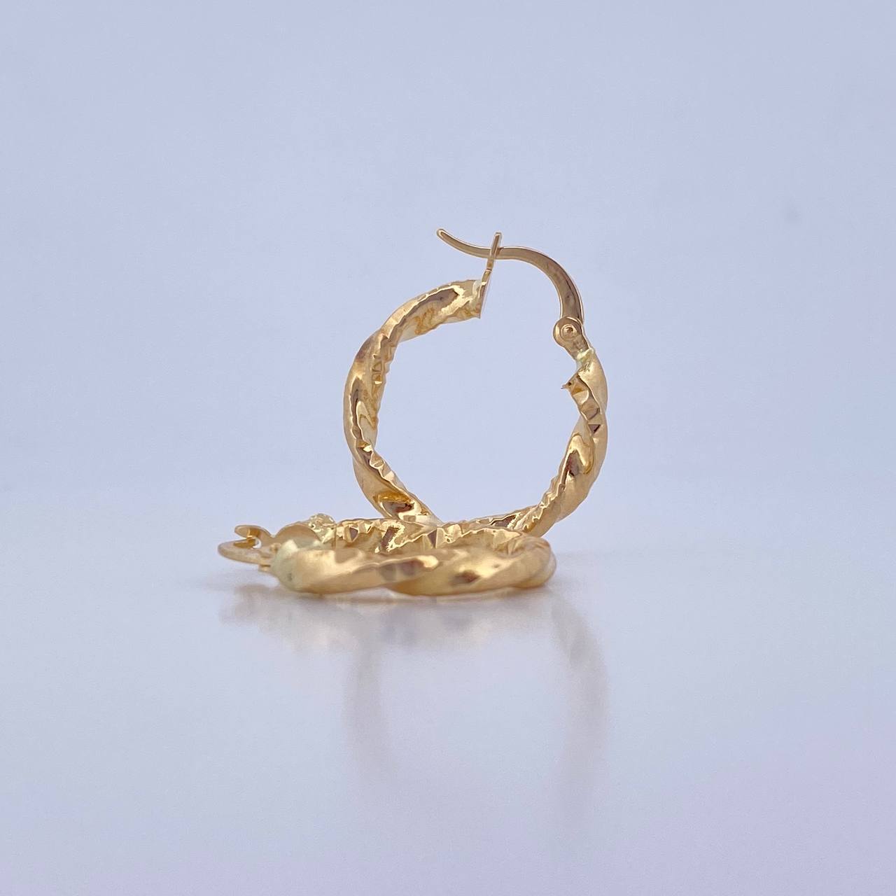 Hoop Earrings Freya 2.2gr / 2.5cm / Twisted Diamond Cut 18K Yellow Gold $