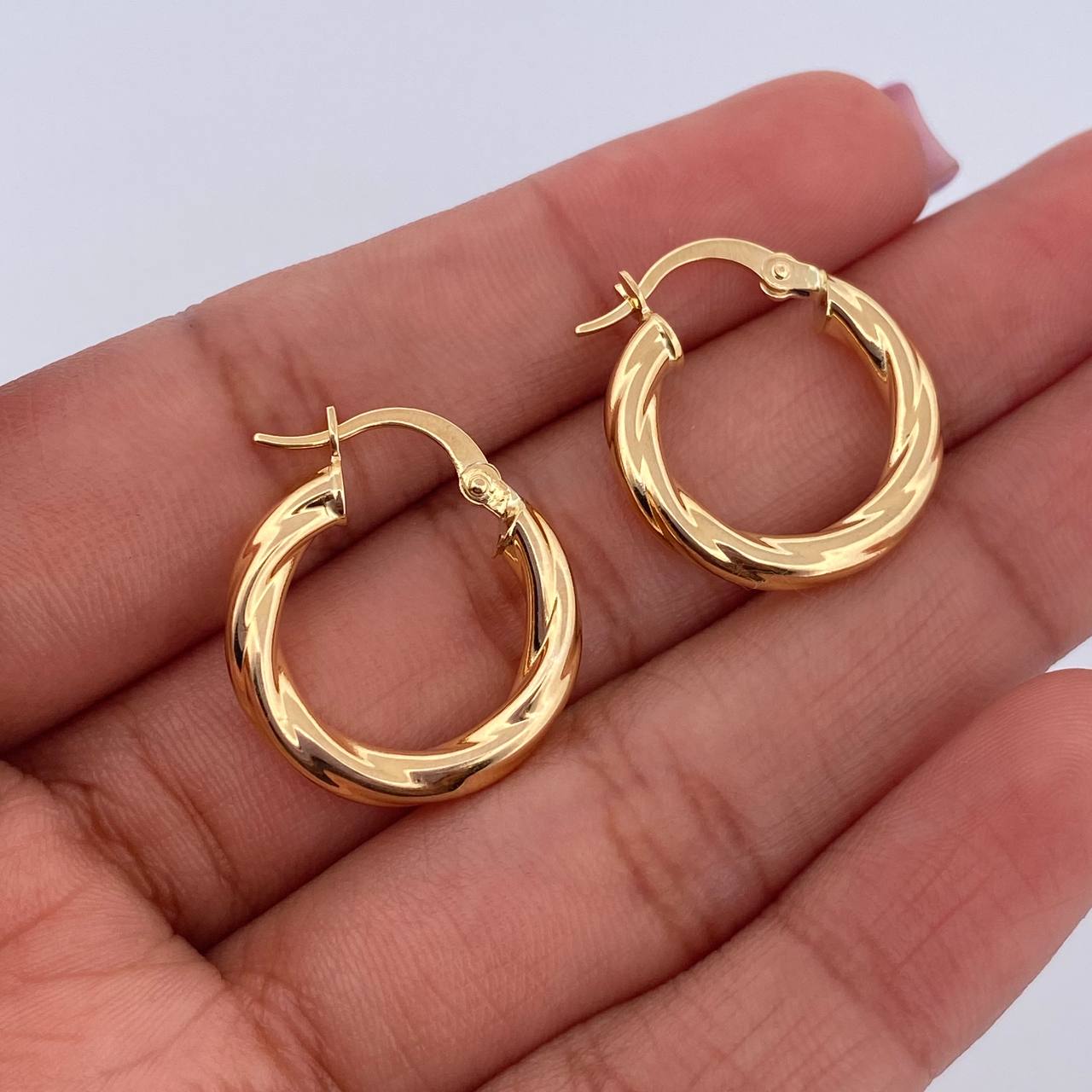 Hoop Earrings Cora 2.25gr / 2cm / Striped Twisted 18K Yellow Gold $