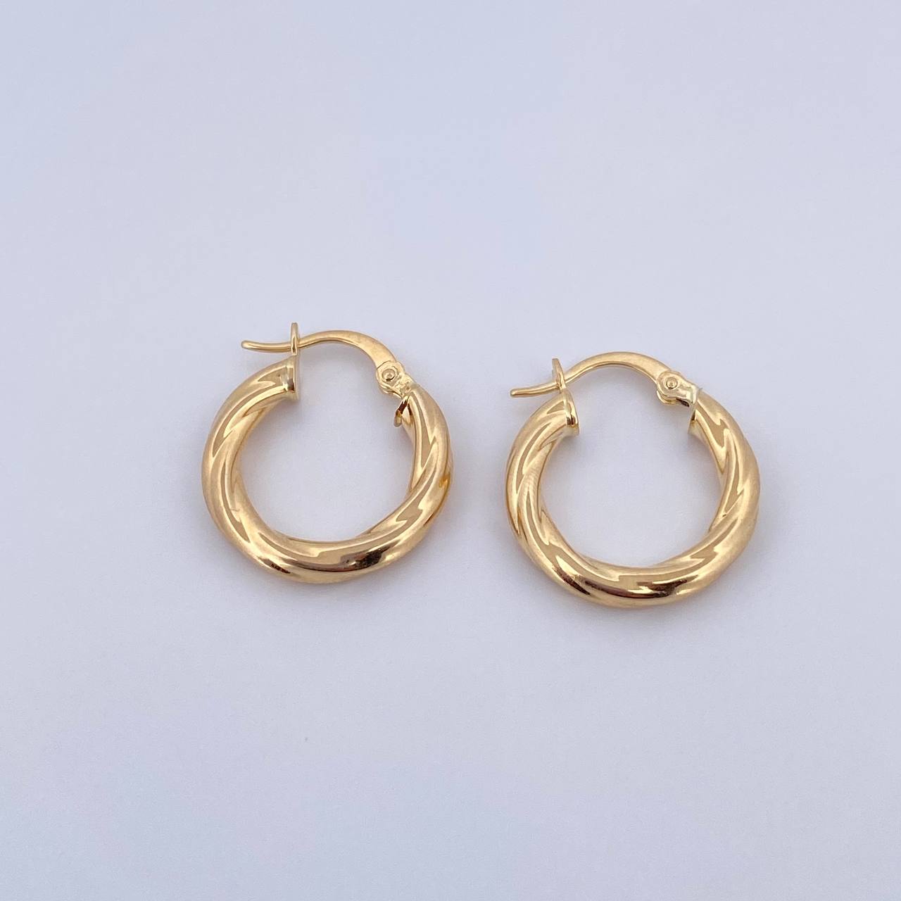 Hoop Earrings Cora 2.25gr / 2cm / Striped Twisted 18K Yellow Gold $