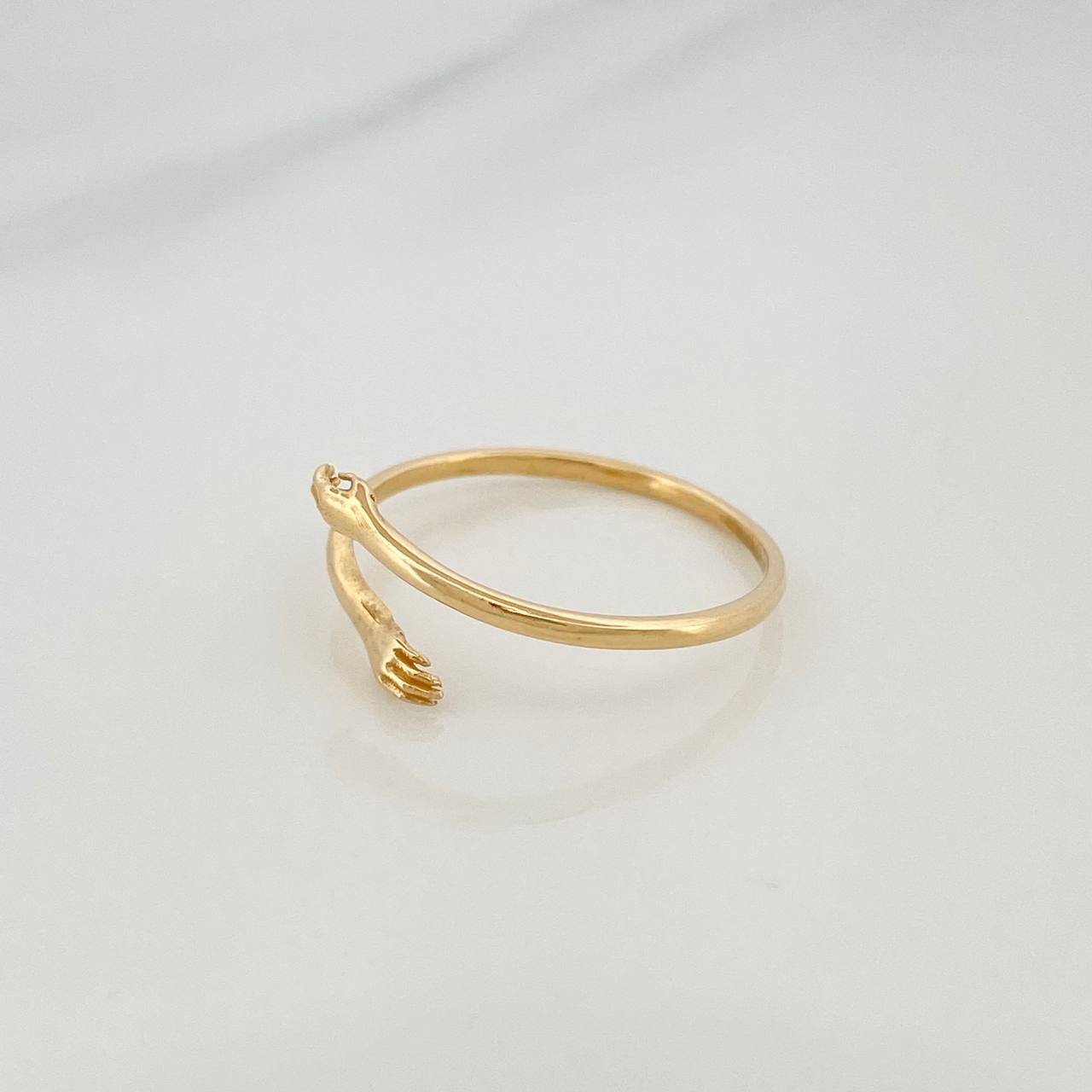 Anillo Manos 1.45 g / T7 1/2 Oro Amarillo 18K