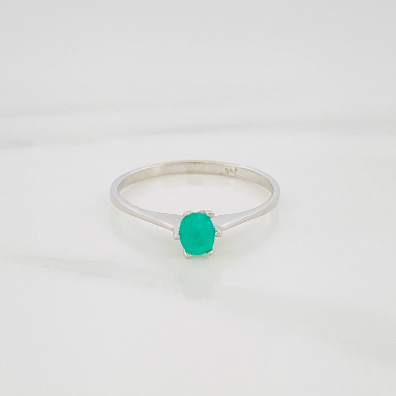 Anillo Solitario Esmeralda 23 Pts 0.95 g / T7 Plata 925