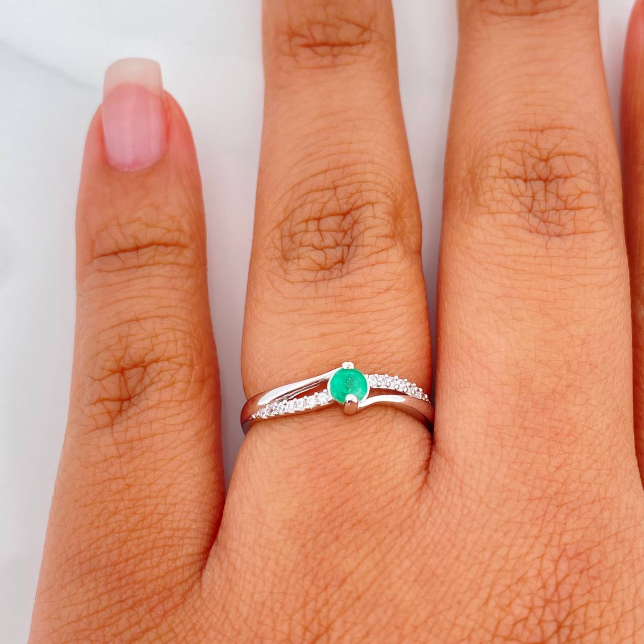 Anillo Solitario Churumbela Esmeralda 19 Pts 1.25 g / T5 3/4 Plata 925