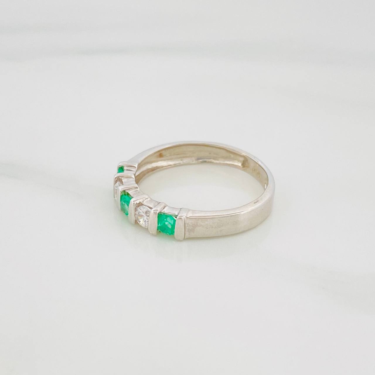 Anillo Churumbela Esmeralda 24 Pts 1.7 g / T5 1/2 Plata 925