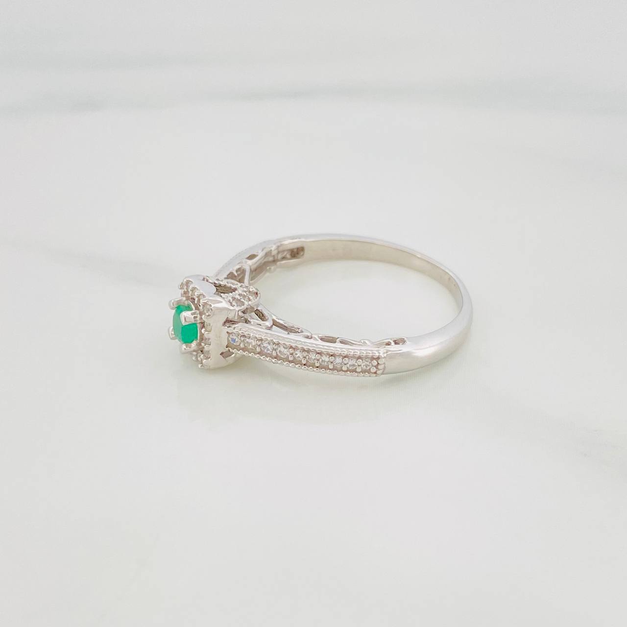 Anillo Solitario Churumbela Esmeralda 26Pts 2.45 g / T7 3/4 Plata 925