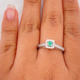 Anillo Solitario Churumbela Esmeralda 26Pts 2.45 g / T7 3/4 Plata 925