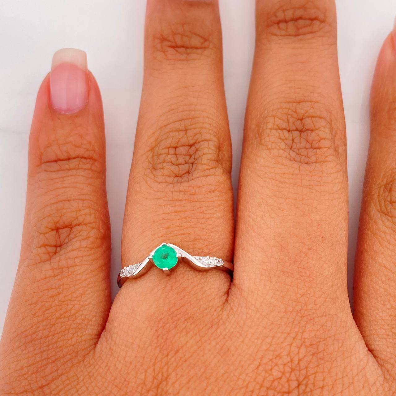 Anillo Solitario Churumbela Esmeralda 20Pts 1.15 g / T6 3/4 Plata 925