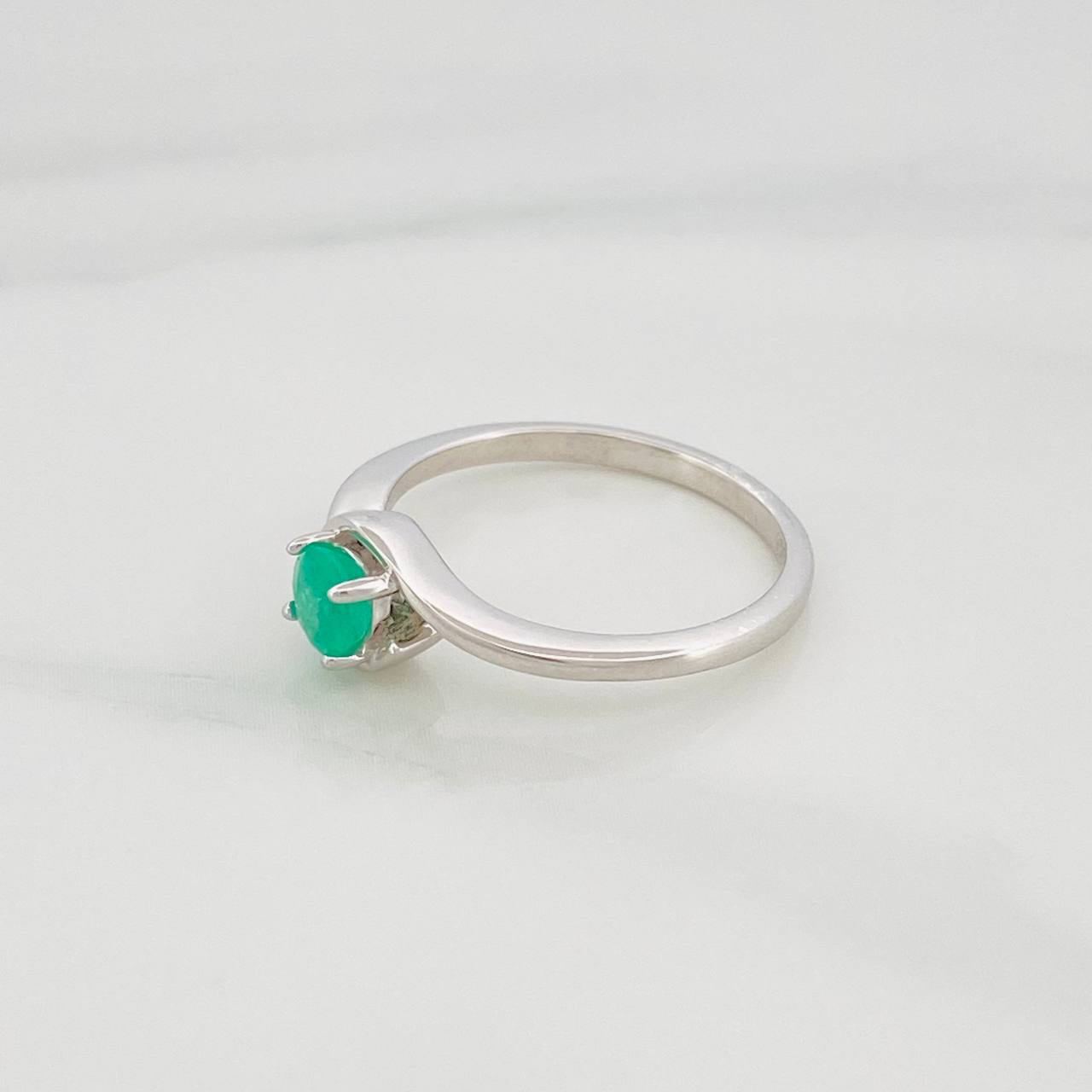 Anillo Solitario Esmeralda 41Pts 2.05 g / T6 1/2 Plata 925
