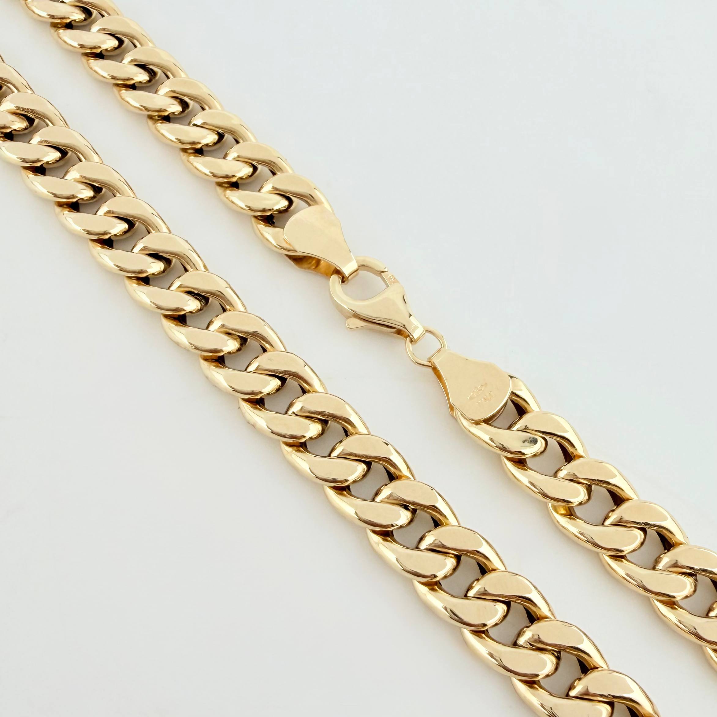 Cadena Cubana 14.1gr / 23 1/2 in / 7.25mm Oro Amarillo +1 18K *