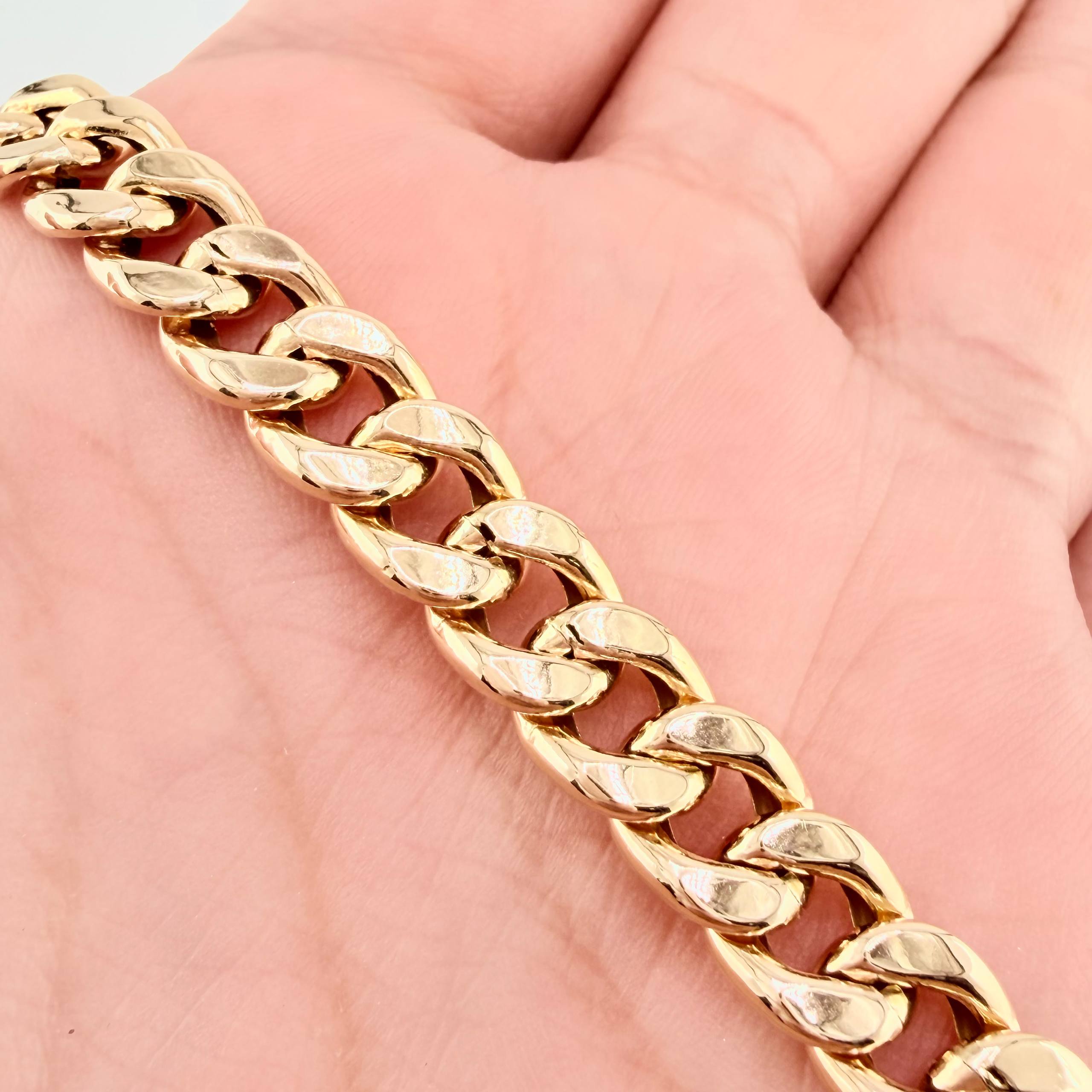 Cadena Cubana 14.1gr / 23 1/2 in / 7.25mm Oro Amarillo +1 18K *