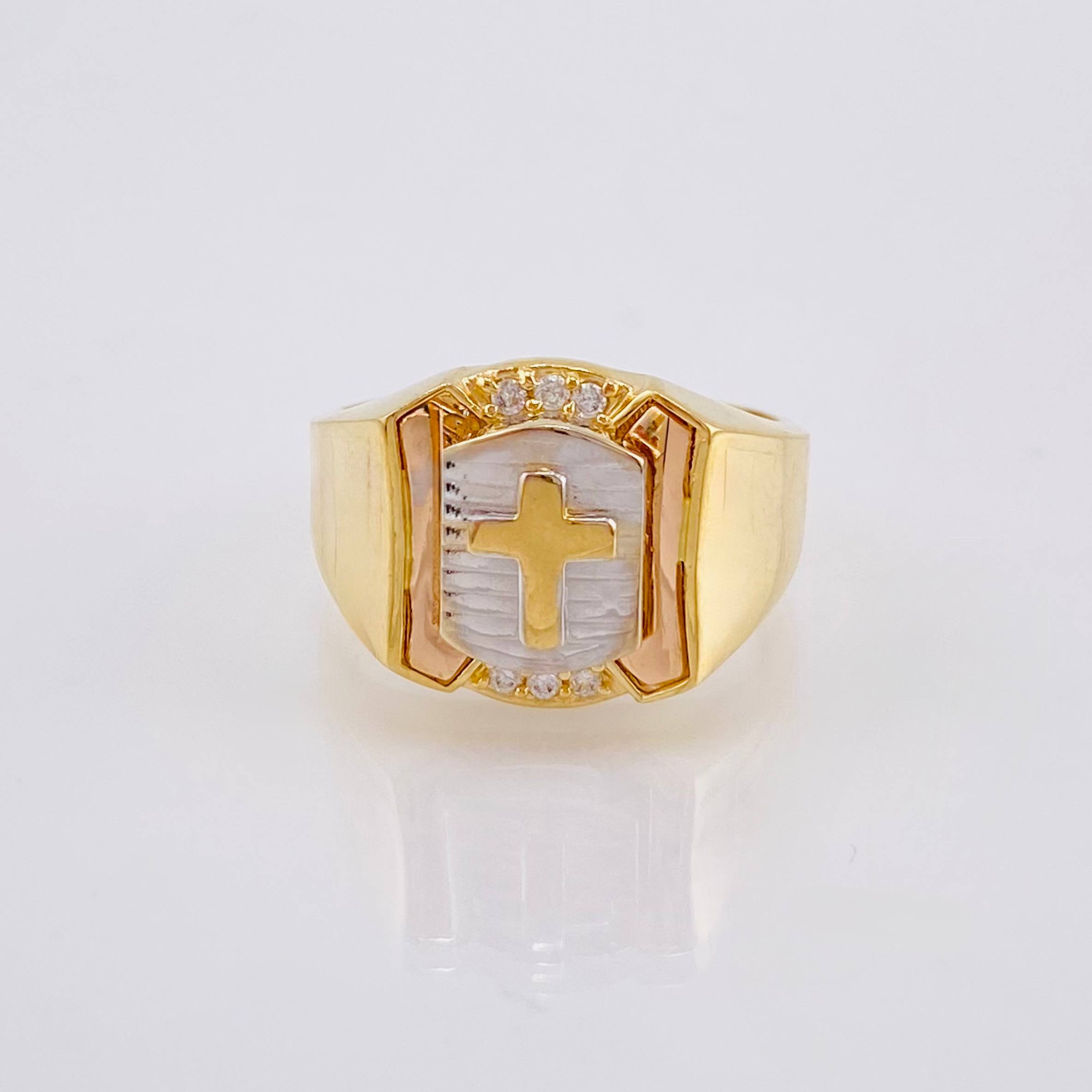 Anillo Escudo Cruz 7.75gr / T10 1/4 / Tres Oros 18K *