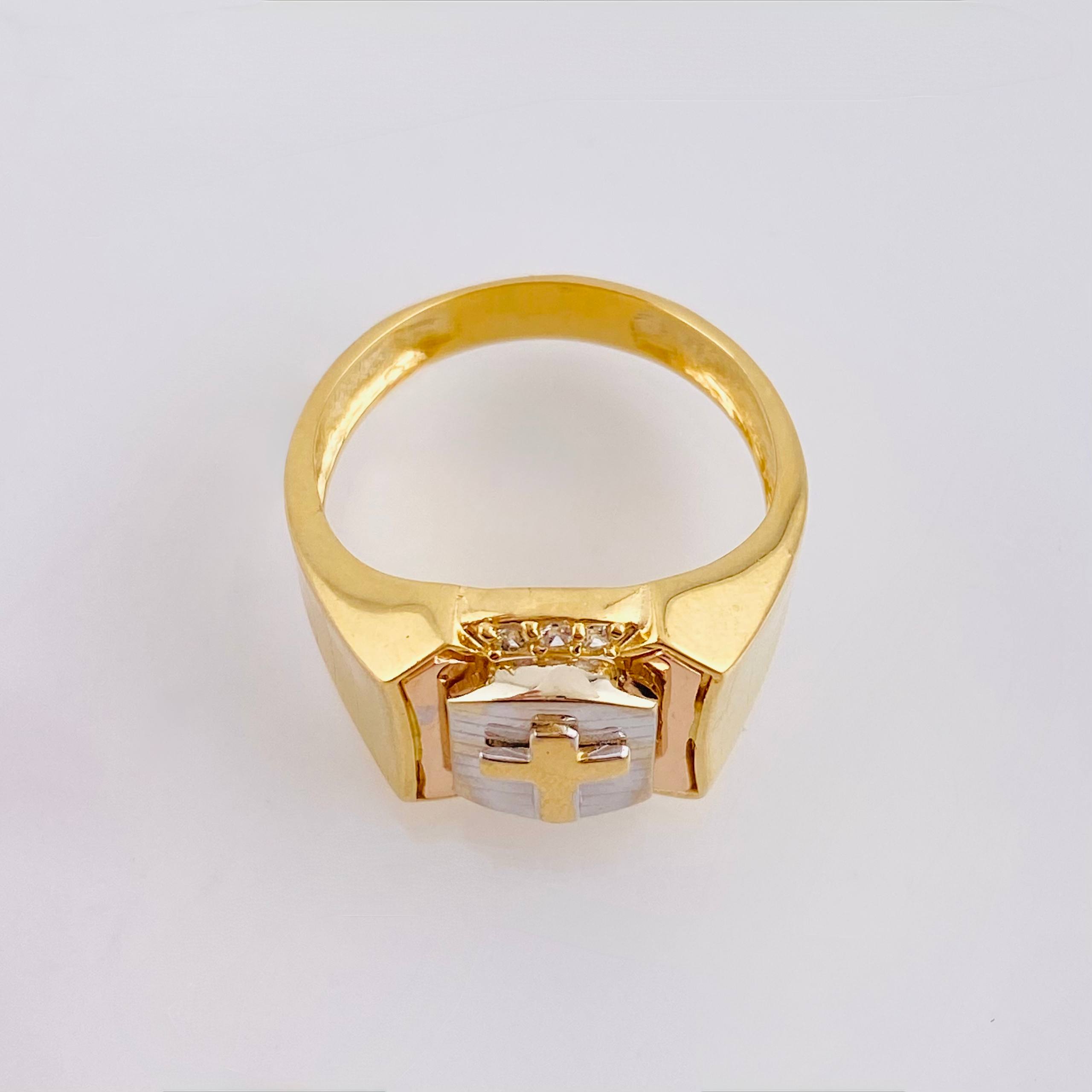 Anillo Escudo Cruz 7.75gr / T10 1/4 / Tres Oros 18K *