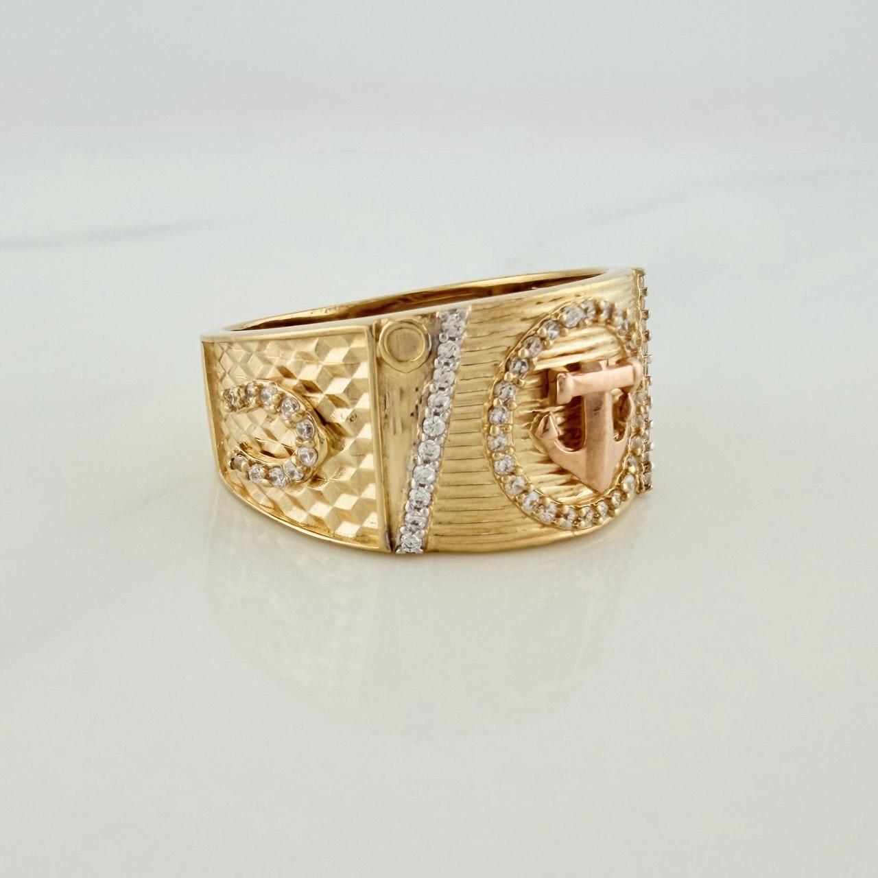 Anchor Ring 10.5gr / T10 / Three 18K Golds $