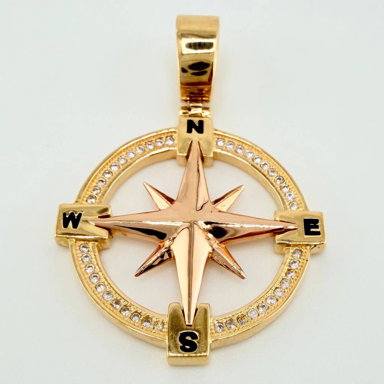 Pendant Compass 7.4gr / 1 1/2 in / Two-tone Yellow Rose 18K Gold
