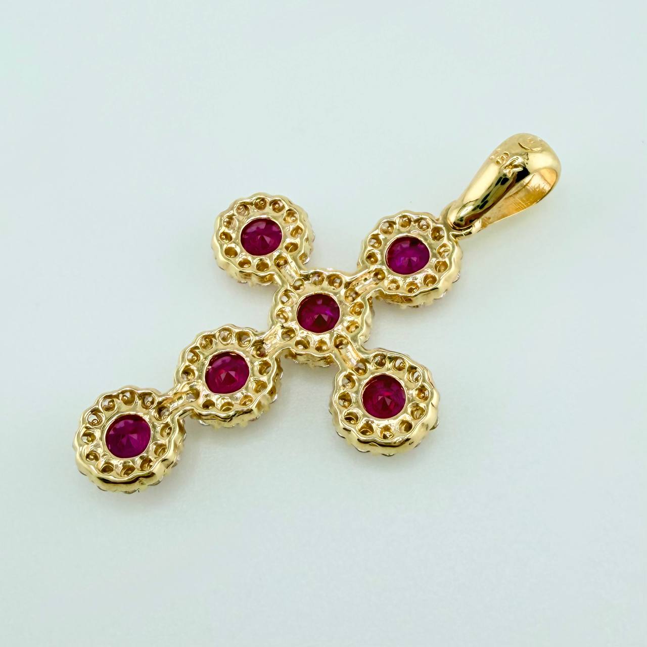 Dije Cruz Tupida 3.65gr / 1 1/2 in / Oro Amarillo 18K