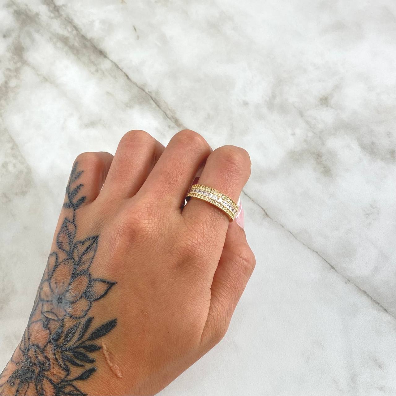 Intermediate Rail Hoop Ring 3.95gr / T6 1/4 / White Zircons 18K Yellow Gold