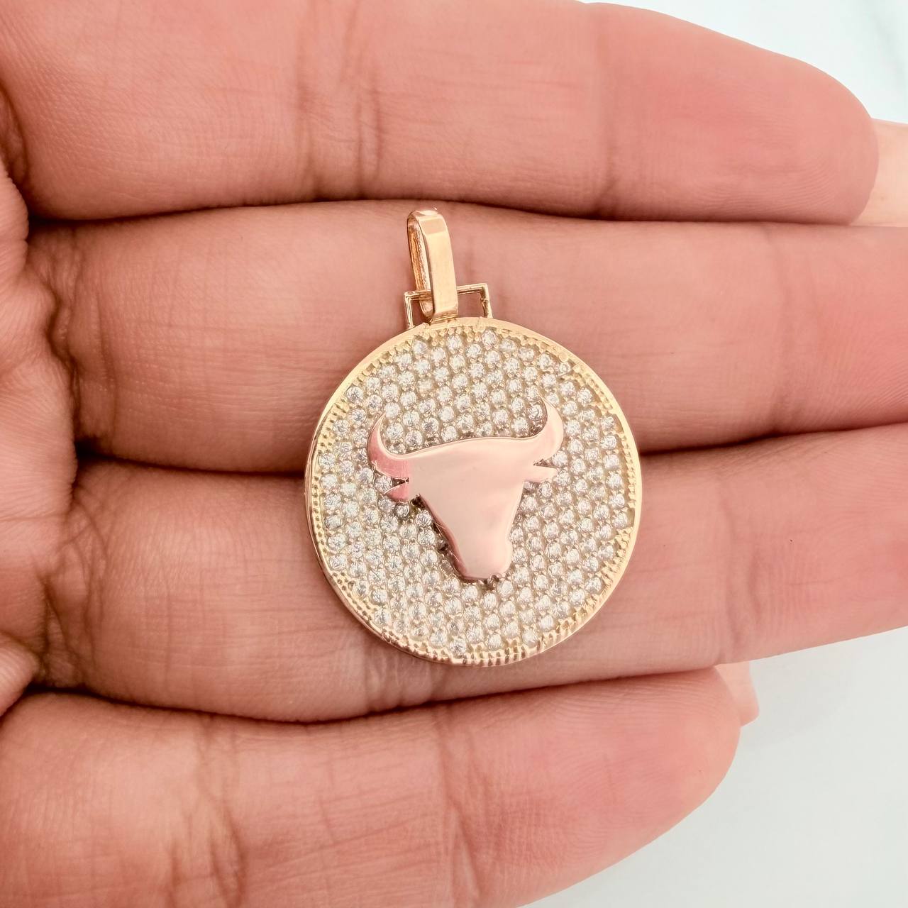 Bull Pendant 3.15gr / 1 in / Two Yellow Pink Golds 18K %