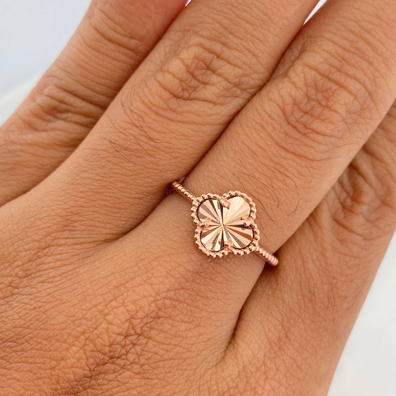 Anillo Trebol 2.35gr / T6 1/4 / Oro Rosa 18K %