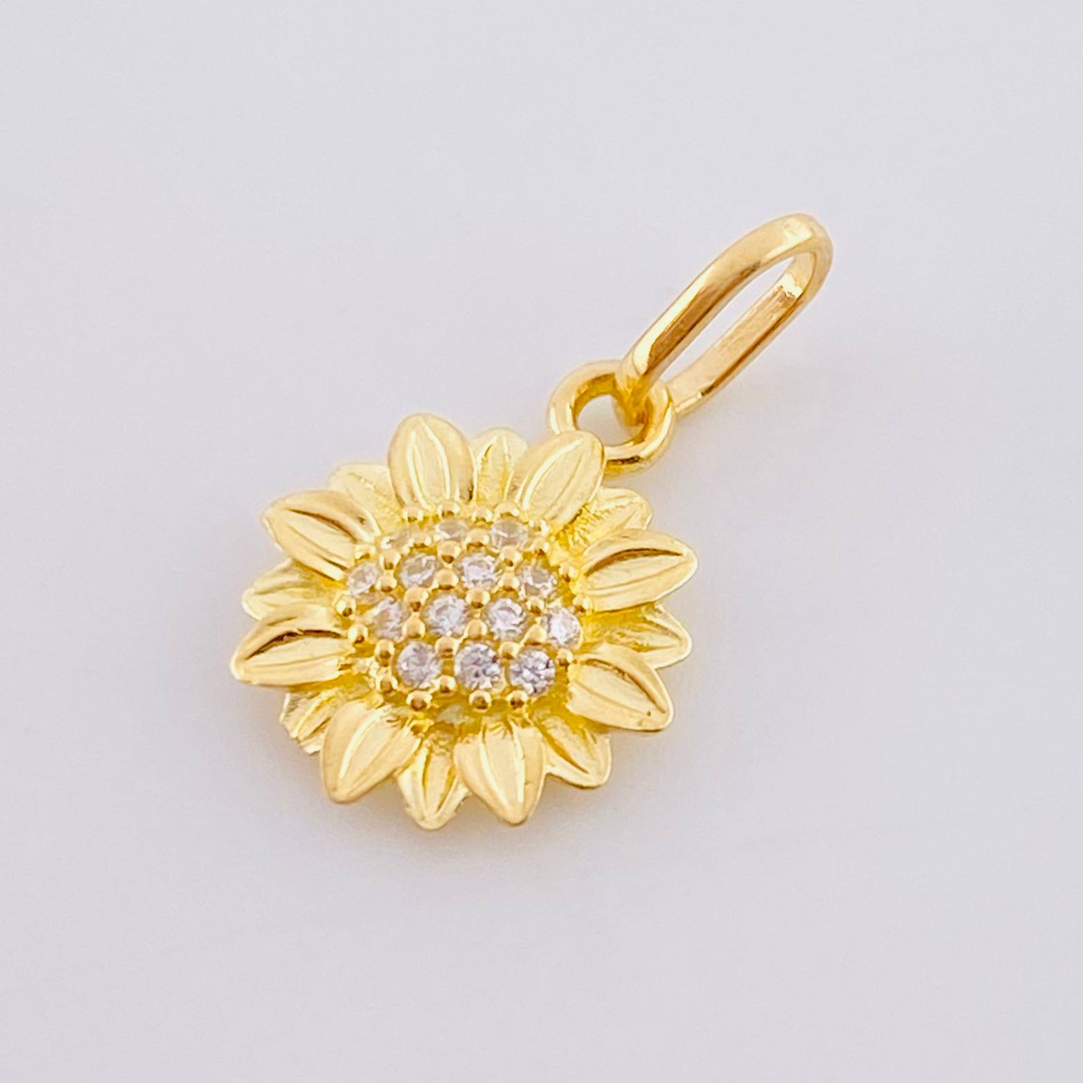 Dije Girasol 1.05 g / 3/4 in Oro Amarillo 18K
