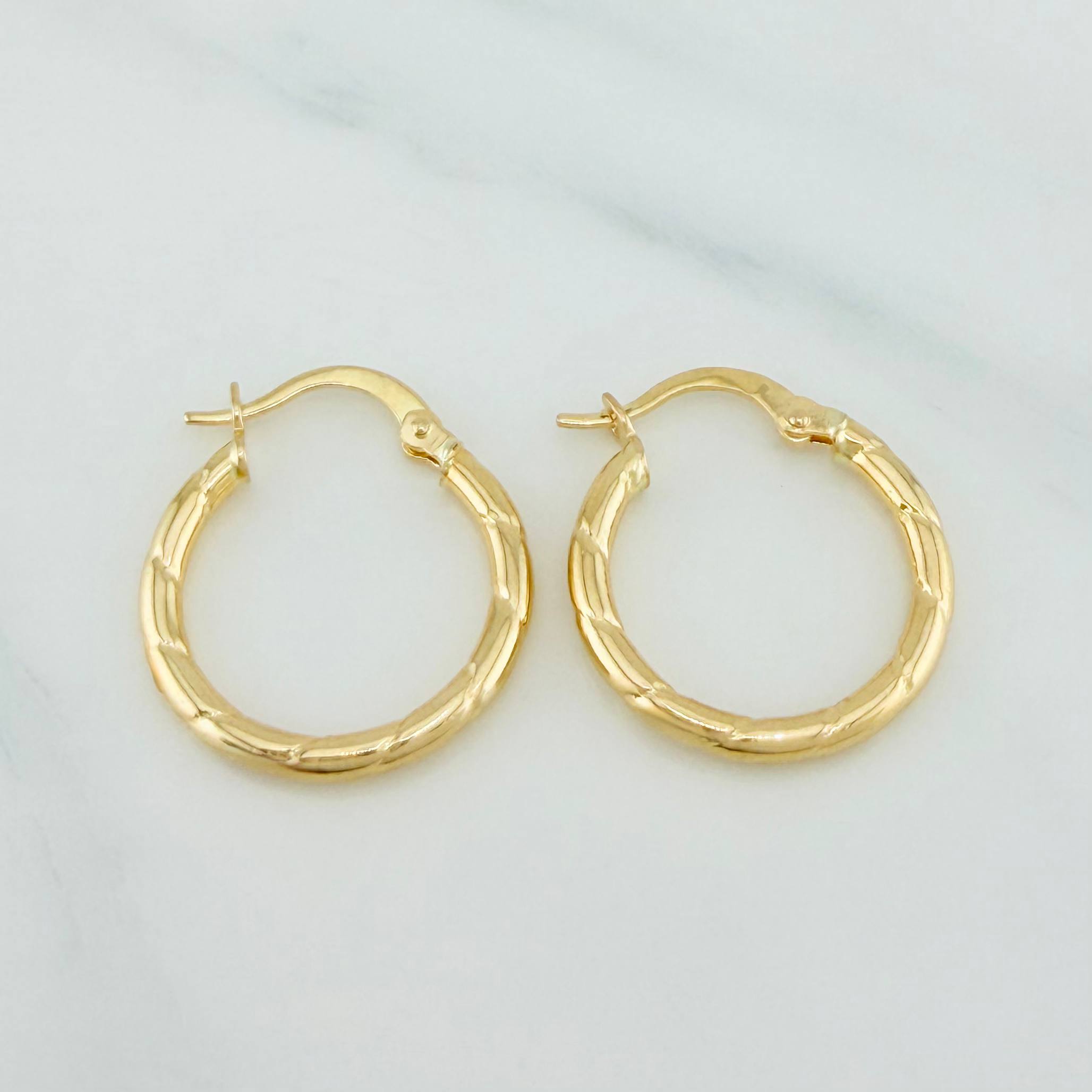 Candongas Paris 1.5 g / 3/4 in Oro Amarillo 18K