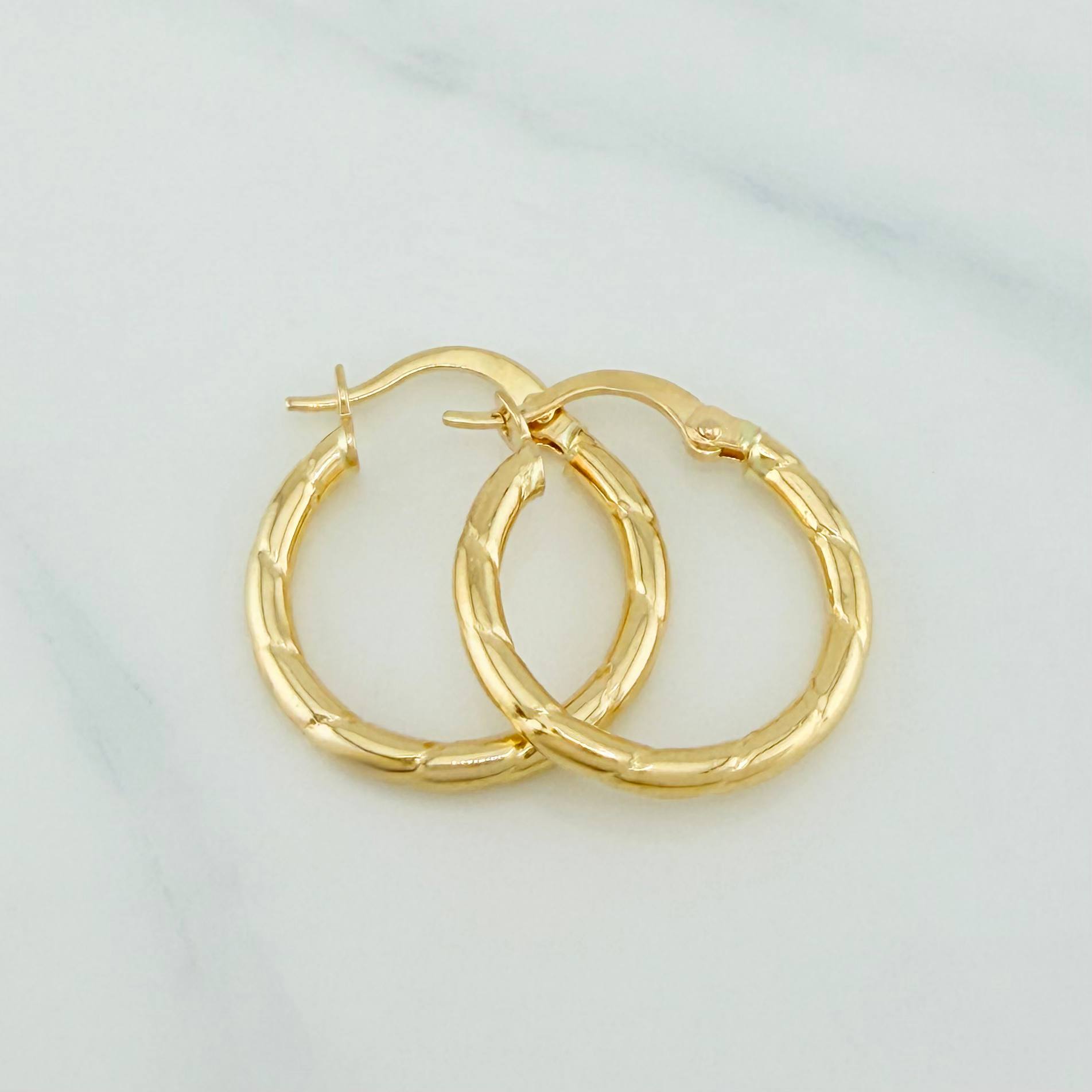Candongas Paris 1.5 g / 3/4 in Oro Amarillo 18K