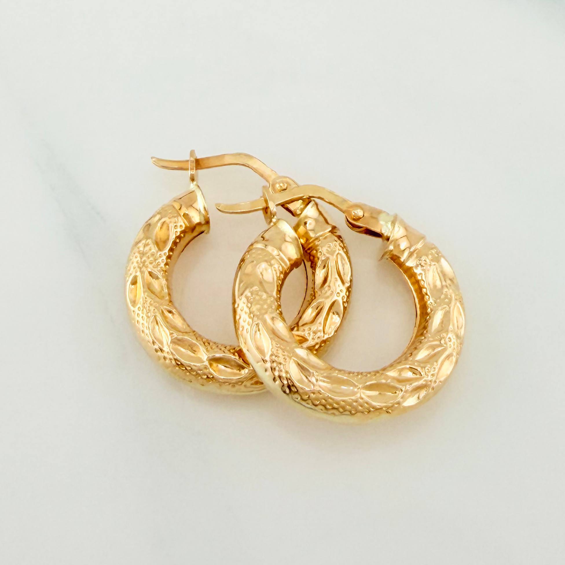 Candongas Flor 2.15 g / 3/4 in Oro Amarillo 18K