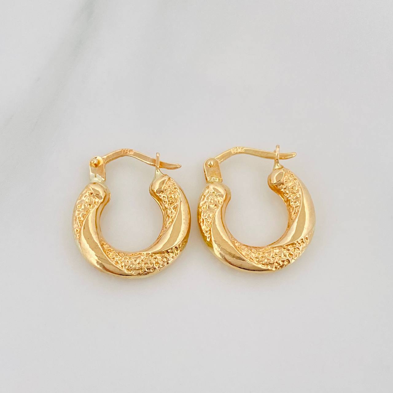 Candongas Noel 1.6 g / 1/2 in Oro Amarillo 18K
