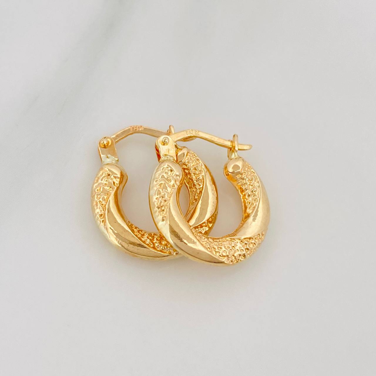 Candongas Noel 1.6 g / 1/2 in Oro Amarillo 18K