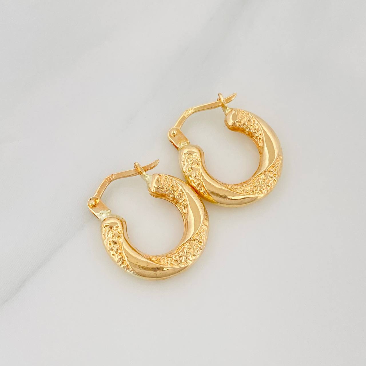 Candongas Noel 1.6 g / 1/2 in Oro Amarillo 18K