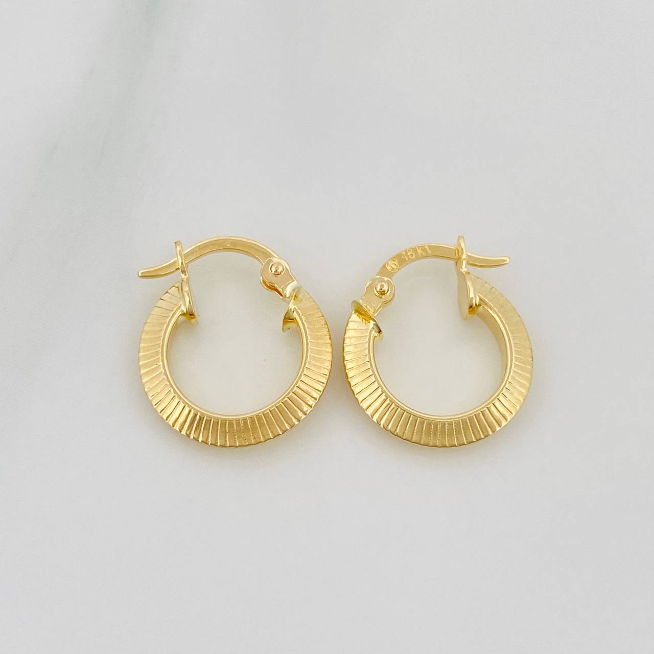 Candongas Clau 1.25 g / 1/2 in Oro Amarillo 18K