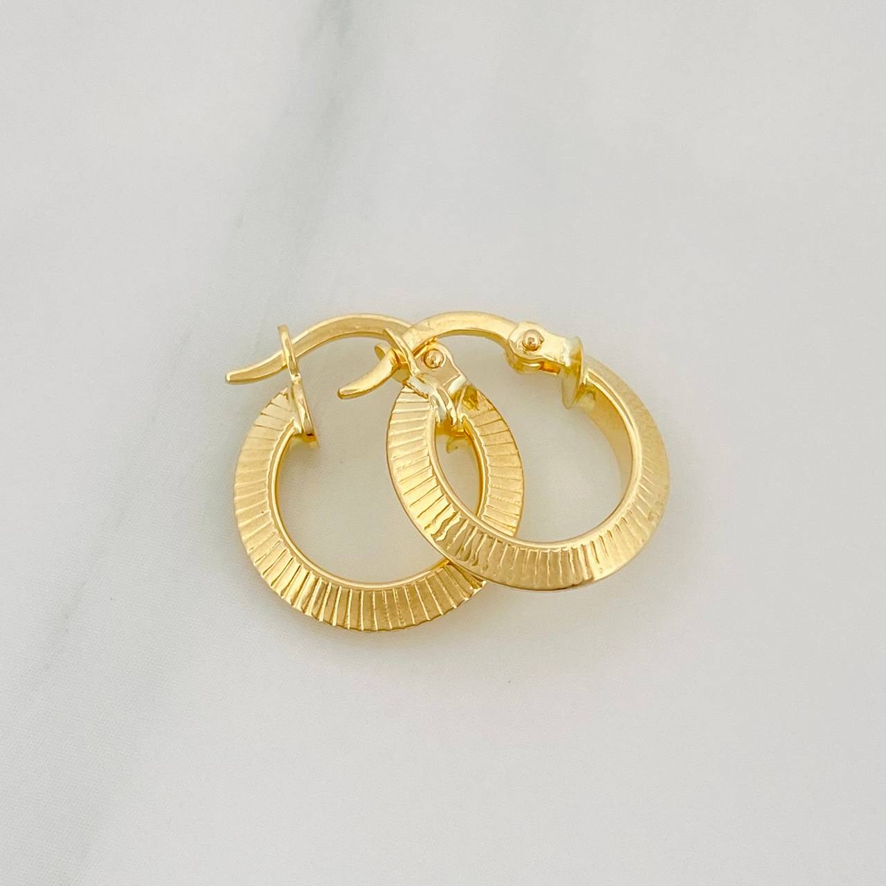Candongas Clau 1.25 g / 1/2 in Oro Amarillo 18K