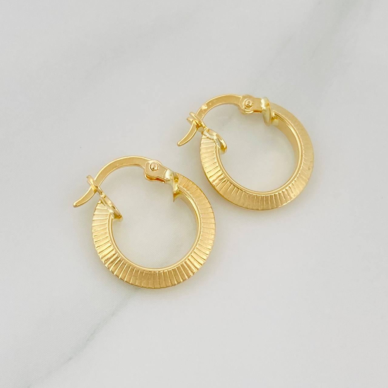 Candongas Clau 1.25 g / 1/2 in Oro Amarillo 18K