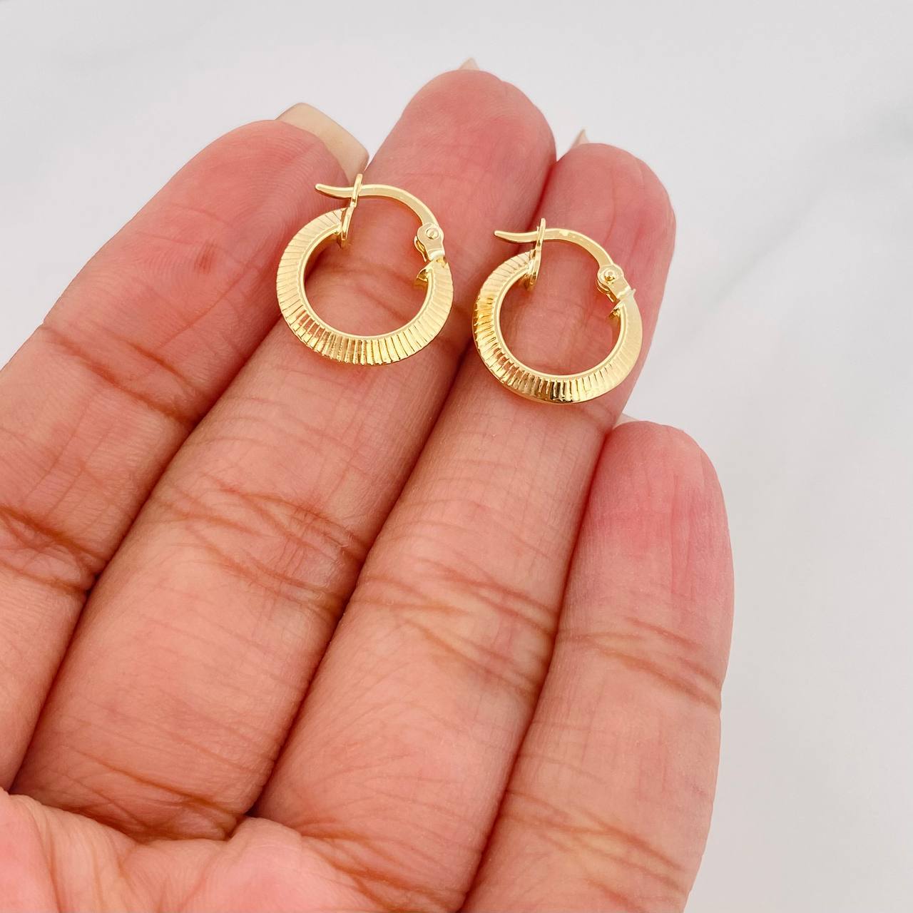 Candongas Clau 1.25 g / 1/2 in Oro Amarillo 18K