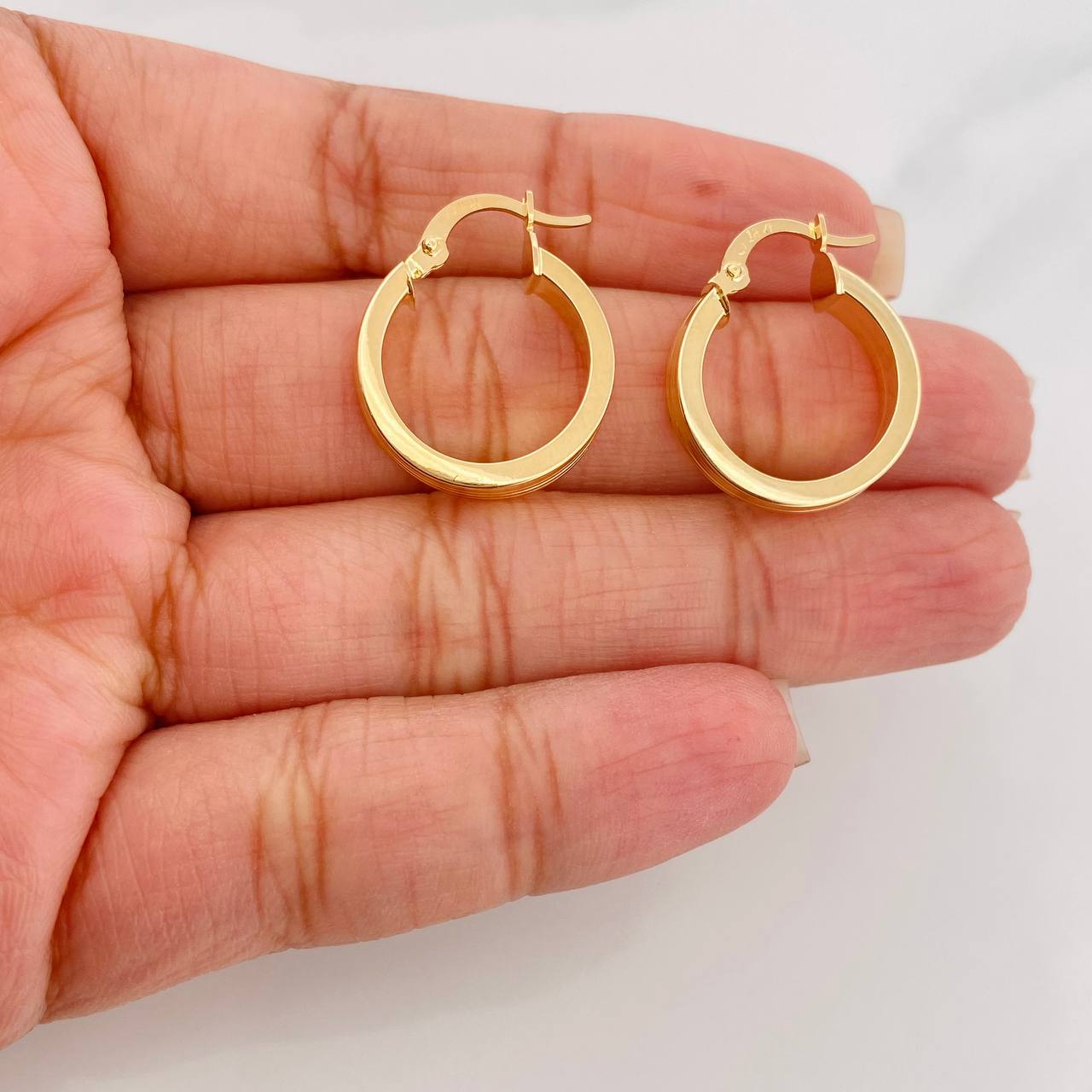 Candongas Fabi Rayadas 2.85 g / 3/4 in Oro Amarillo 18K