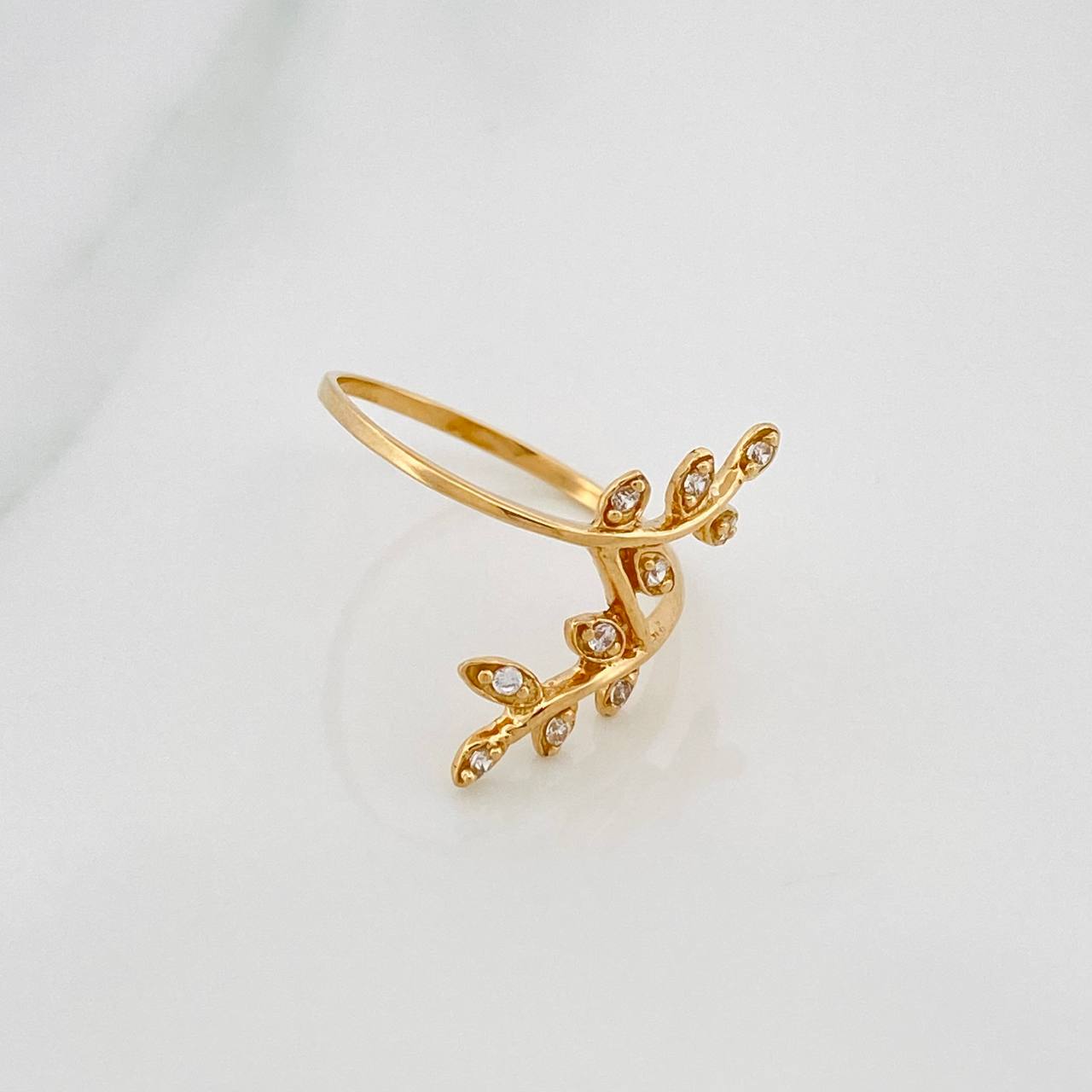 Anillo Flor 1.5 g / T6 1/4 Oro Amarillo 18K