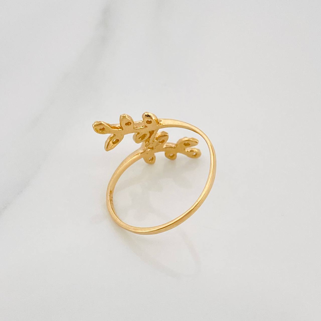Anillo Flor 1.5 g / T6 1/4 Oro Amarillo 18K