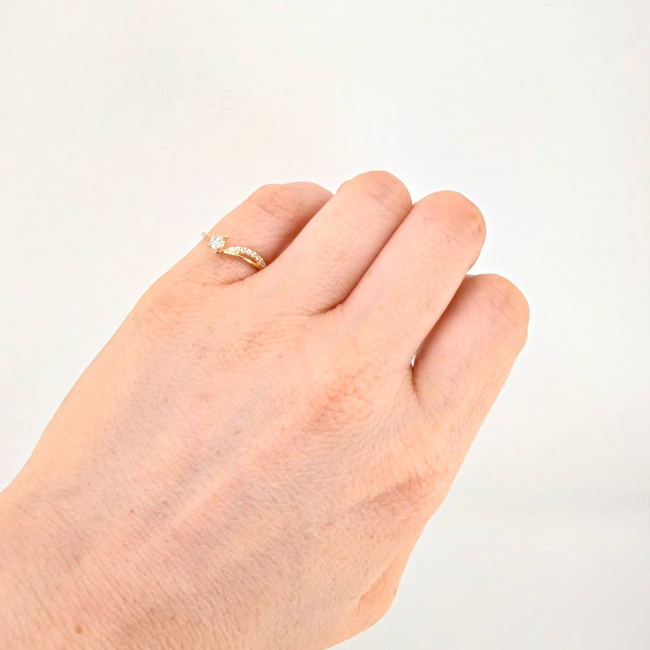 Solitaire Ring Pave Band 1.1g / T5 Yellow Gold 18K
